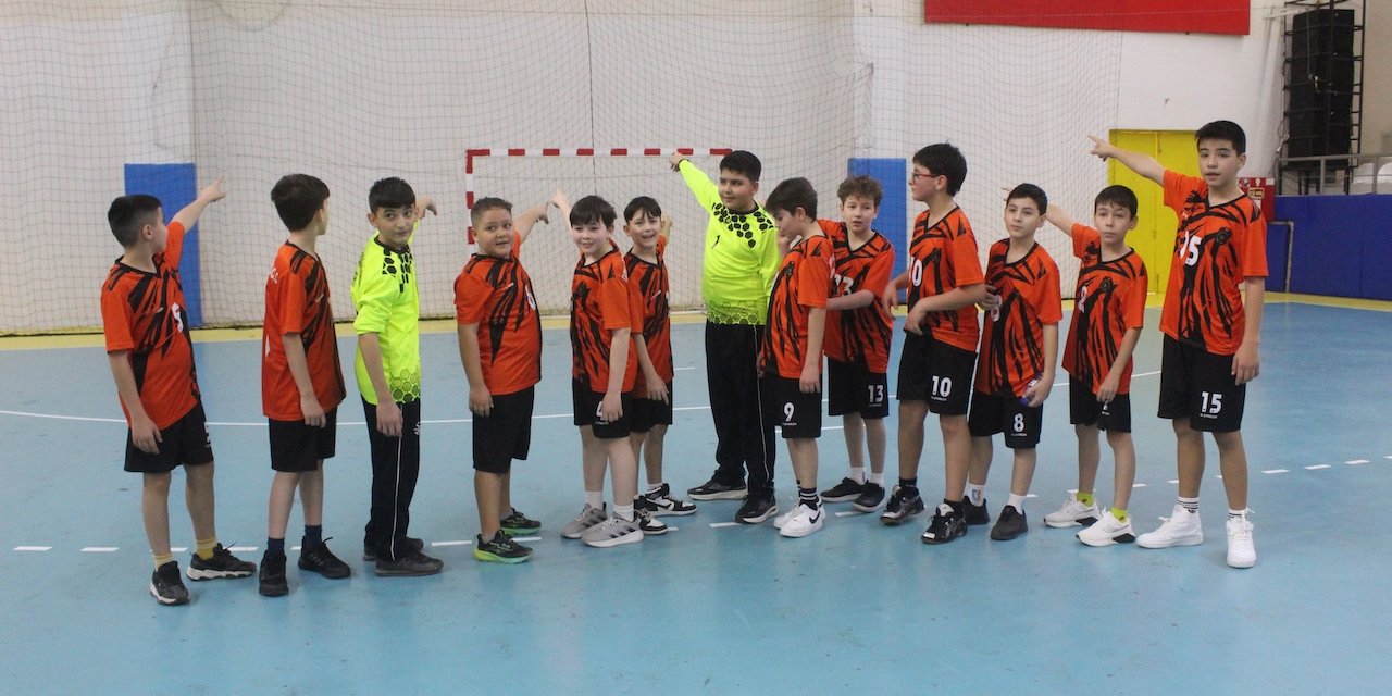 Favoriler rahat kazandı