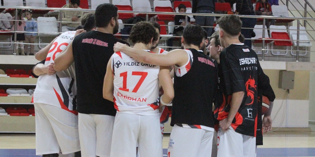 Ejderhalar lider karşısında