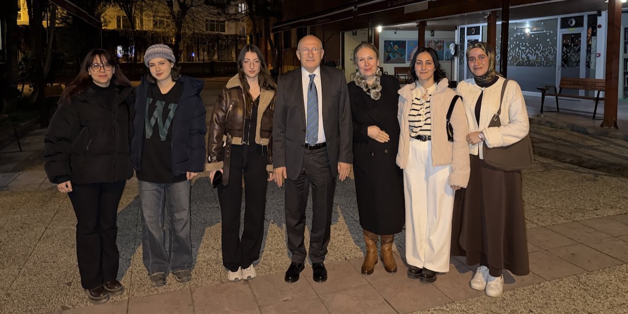 CHP’li Çakırözer Eskişehir’de depremzede öğrencilerle buluştu