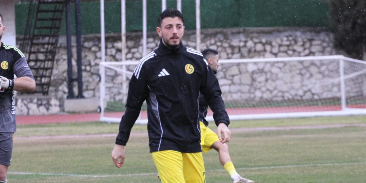 Eskişehirspor'da Arda kaptanlık bandını taktı
