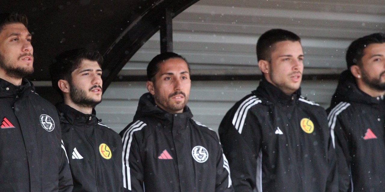 Ali Fırat Kasap ve Elias Durmaz yedek kulübesinde