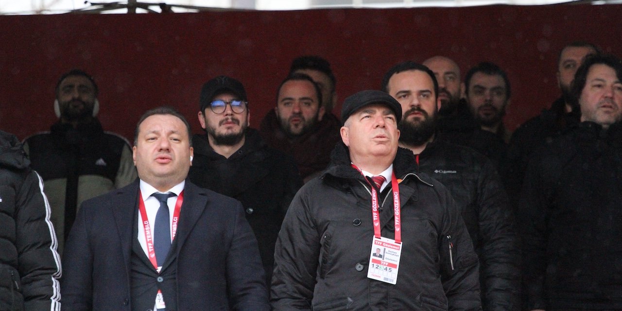 Yöneticiler ile izledi