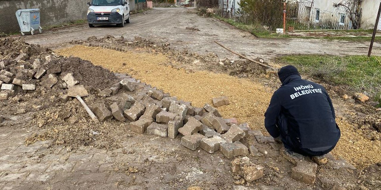 İnönü'de yol çalışmaları aralıksız sürüyor