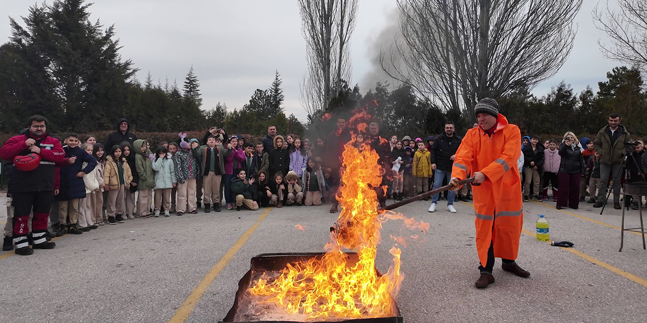 Eskişehir'de ilkokullarda deprem ve yangın eğitimi