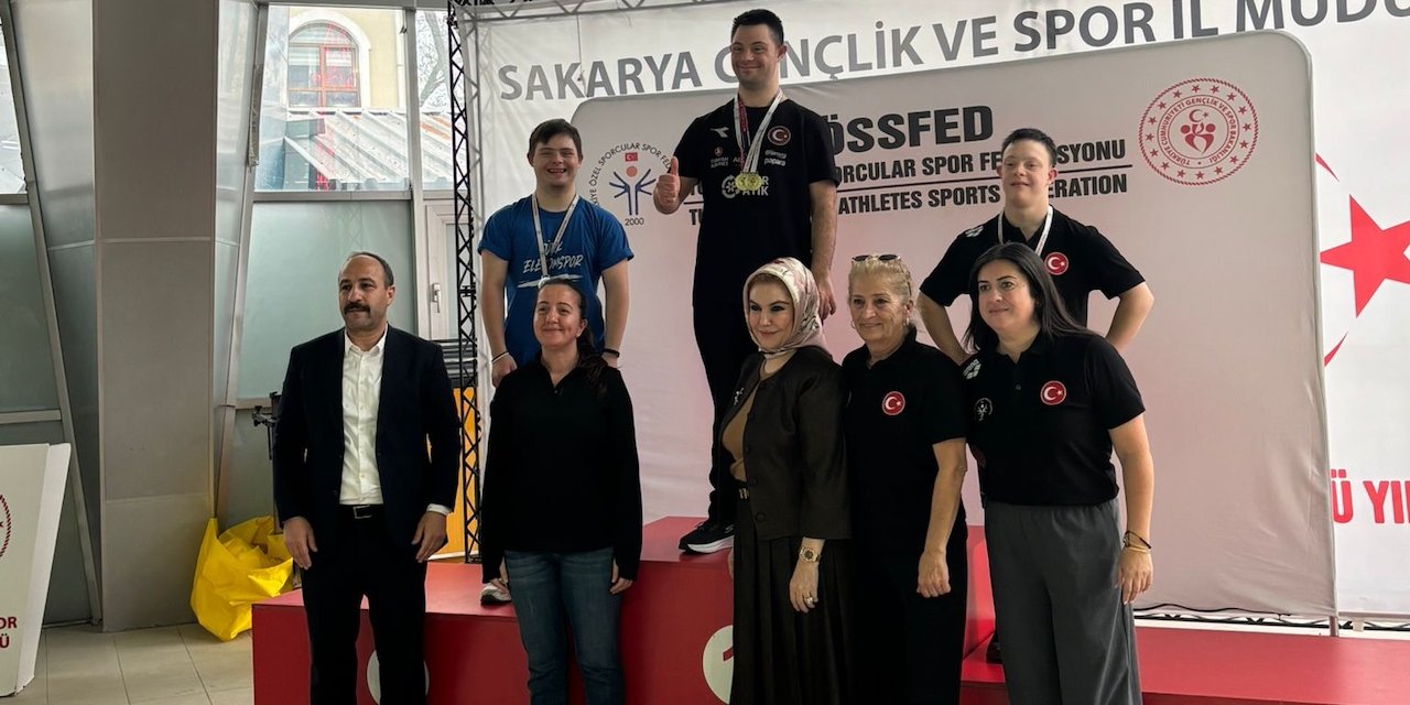 Özel sporculardan çifte gurur