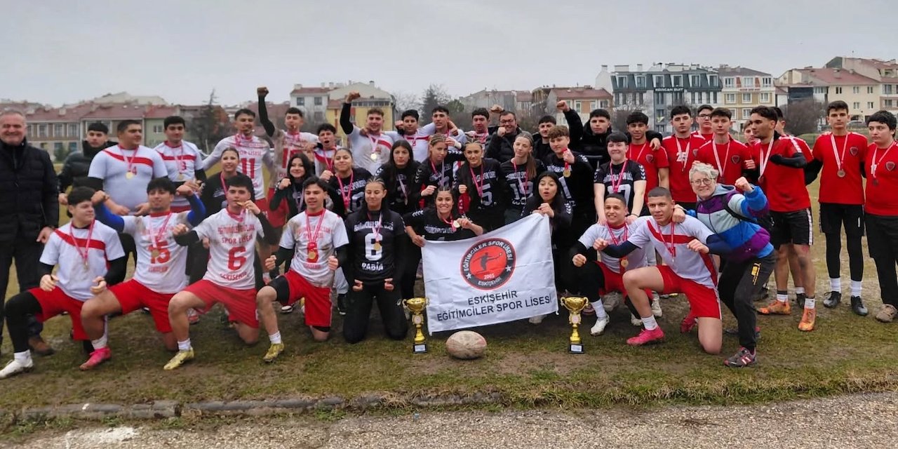 Spor Lisesi’nden çifte zafer