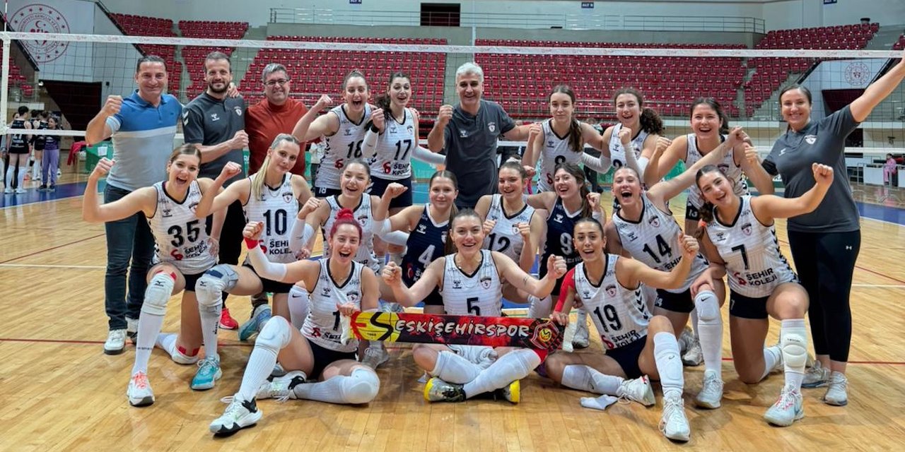 Şehir Koleji yarı finallerde