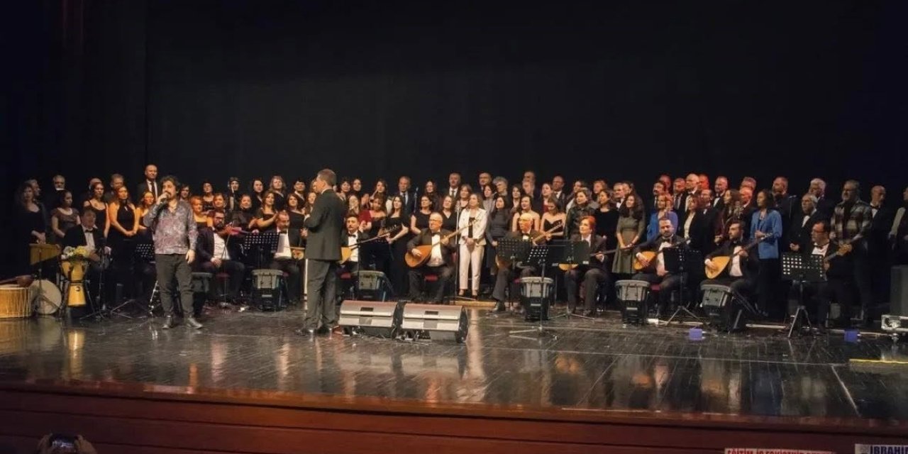 Odunpazarı'nda 52. Yıl Sanat Gecesi Konseri çok sevildi