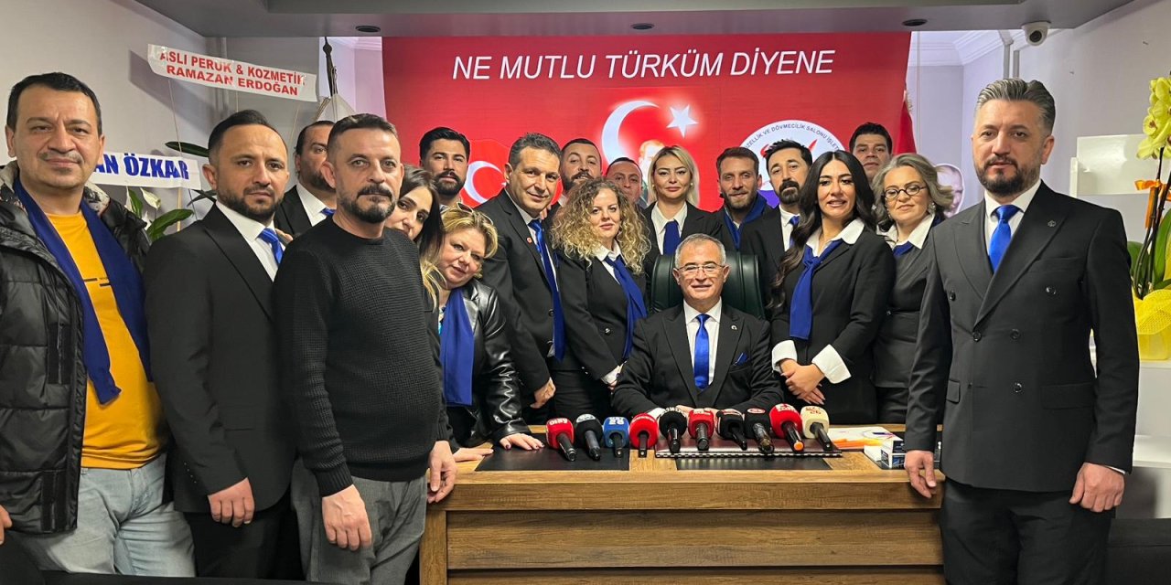 Eskişehir Berberler Odası’nda Fethi Özkara görevi devraldı