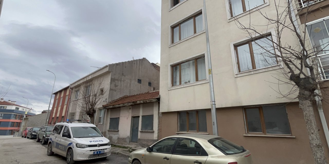 Eskişehir'de 3'üncü kattan düşen çocuk komada