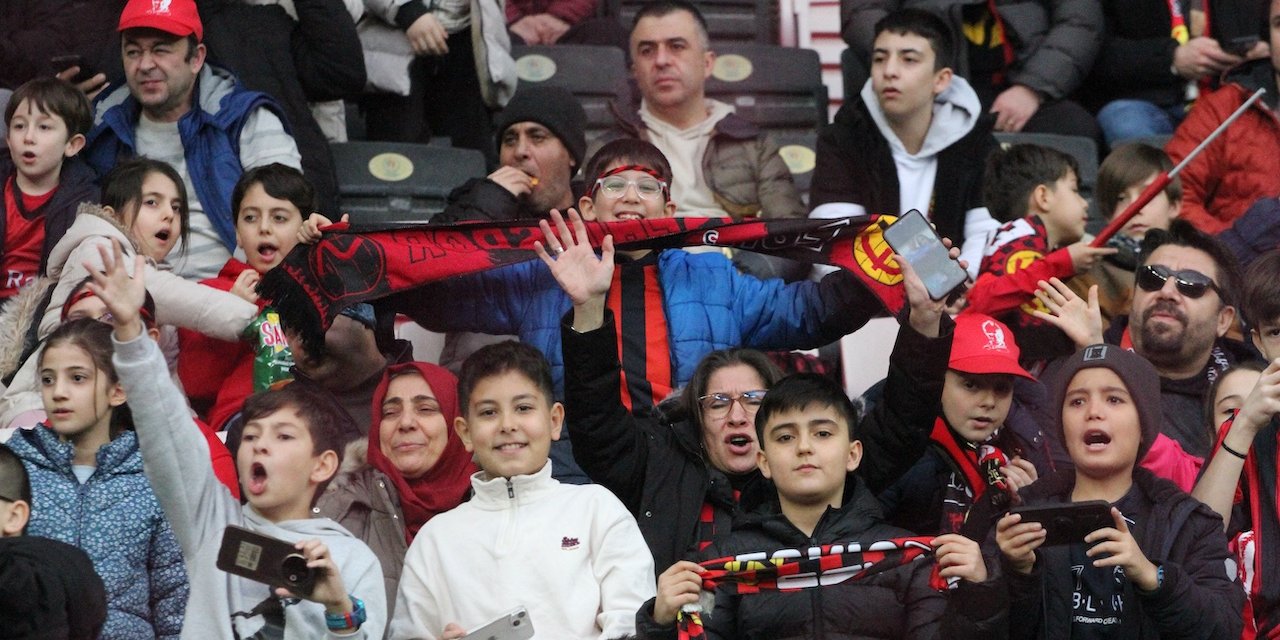 Miniklerin Es-Es aşkı