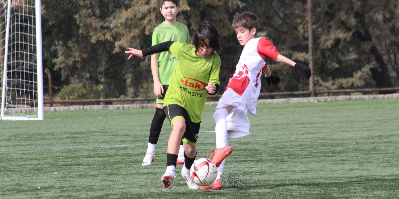 Küçükler futbol heyecanı başladı