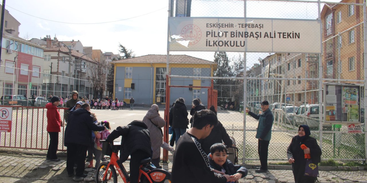 Eskişehir'de okulların taşınma kararına veliler tepkili