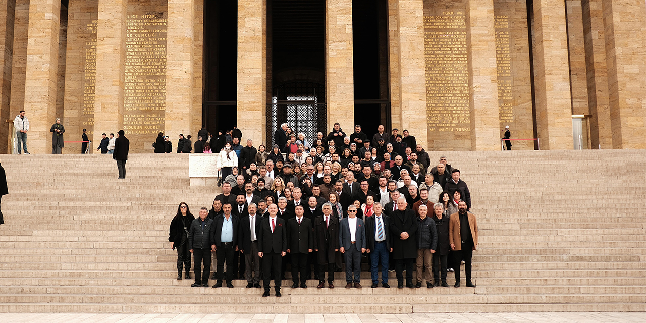 Eskişehir'deki Alevi-Bektaşi köy derneklerinden Anıtkabir’e ziyaret
