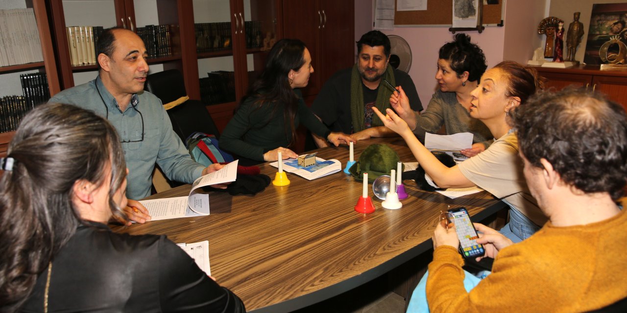 “Rüzgârda Savrulan Yapraklar” oyunun provaları başladı