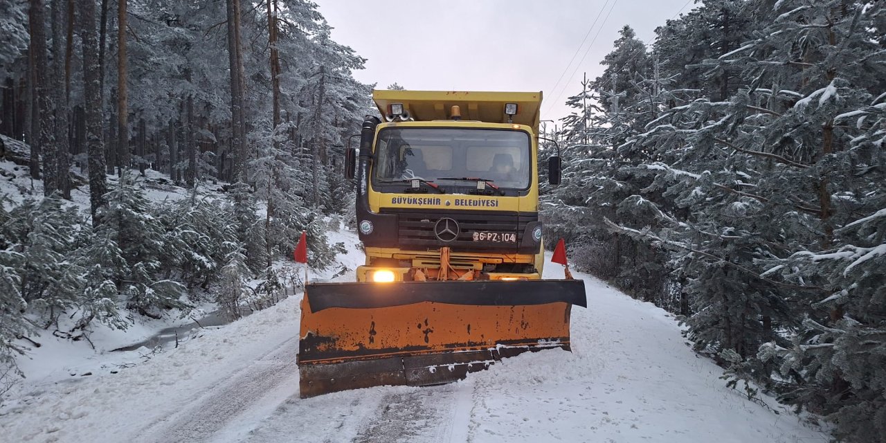 Mihalıççık'ta buzlanmanın önüne geçilmesi için sıkı çalışma
