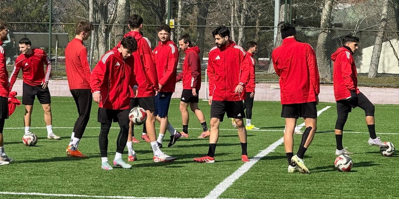 Kritik maça kilitlendiler