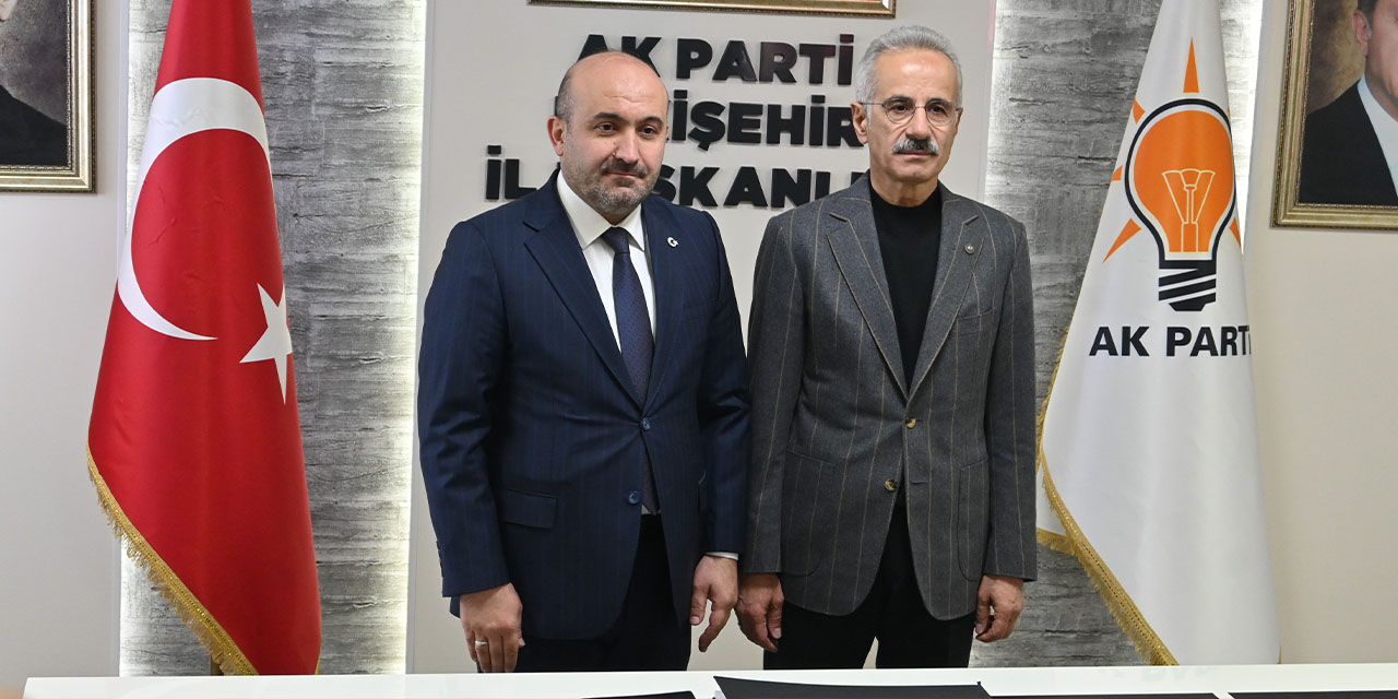 Abdulkadir Uraloğlu AK Parti İl Başkanlığı'nı ziyaret etti