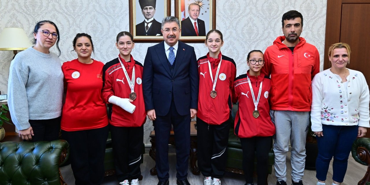 Vali Yılmaz işitme engelli taekwondo sporcularını ağırladı
