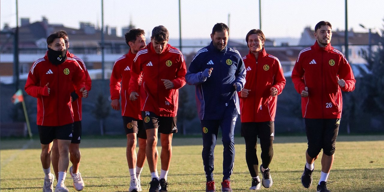 Eskişehirspor hazırladıklarına devam ediyor