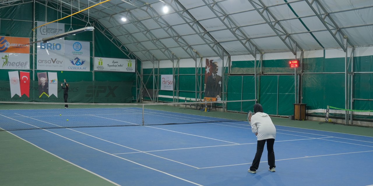 Eskişehir'de tenis karşılaşmaları heyecan dolu anlara sahne oldu