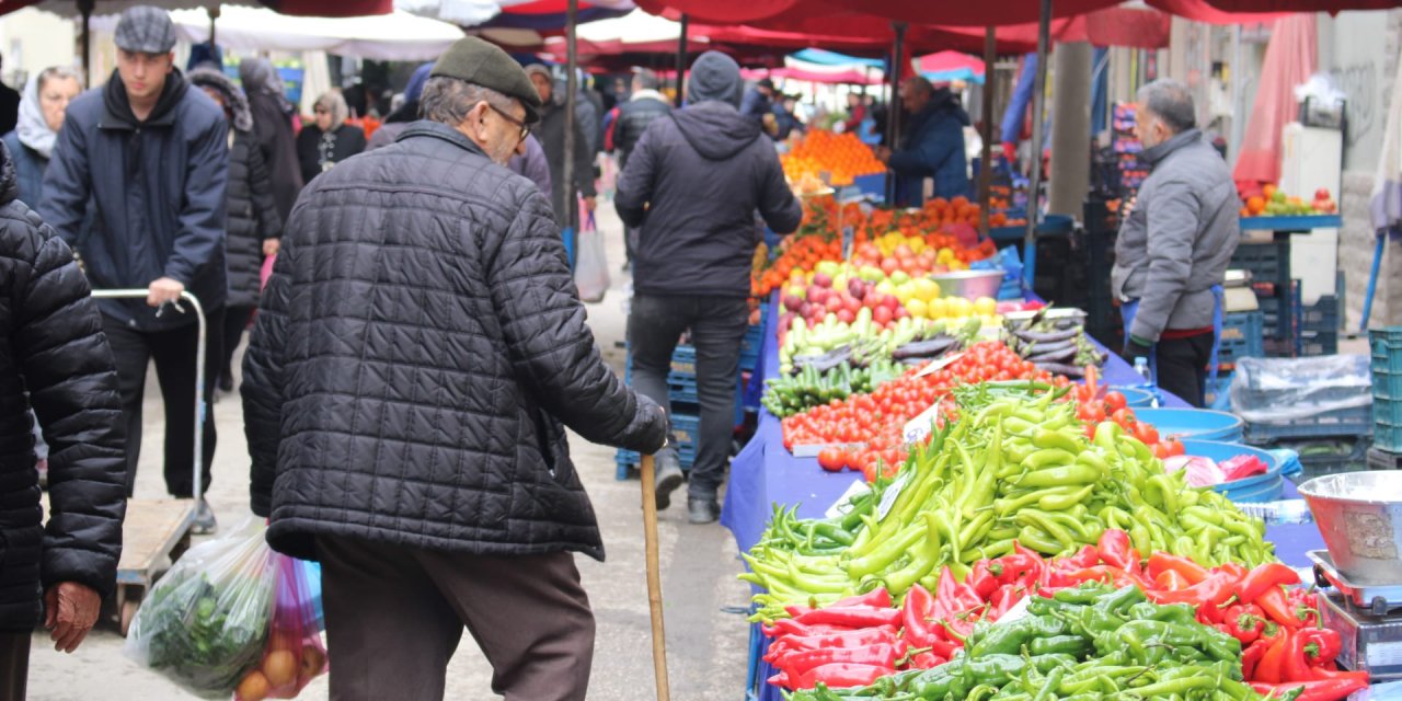 İsmail Oğuz: “Pazarda satan da alan da mutsuz”