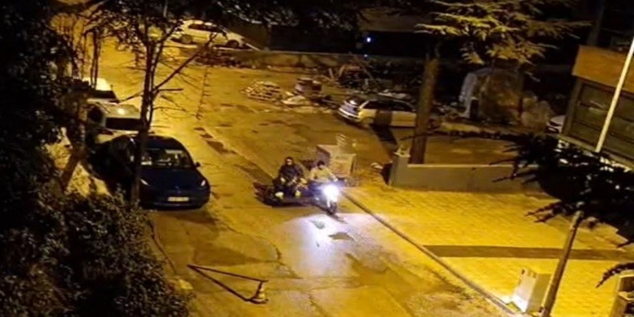 Eskişehir'de sokakları motosikletiyle turlayan davulcu dikkat çekti