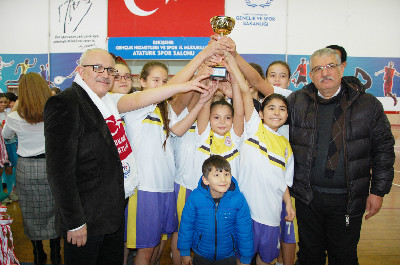 KÜÇÜKLER BASKETBOLUN EN BÜYÜKLERİ