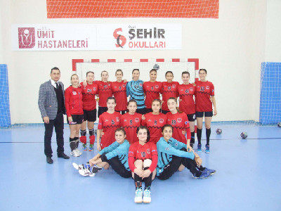 HAYDİ KIZLAR SİZE GALİBİYET YAKIŞIR