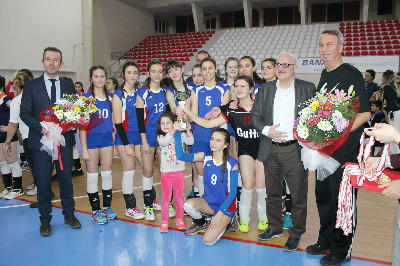 FİLENİN PARLAYAN YILDIZLARI  M.AKİF ERSOY VE M.ÜNÜGÜR