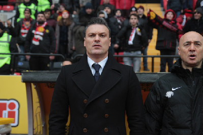 ADALETLİ OLMAK ZORUNDAYIM