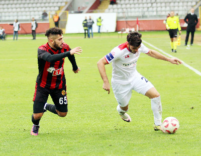 KAMİL AHMET DÖNÜYOR