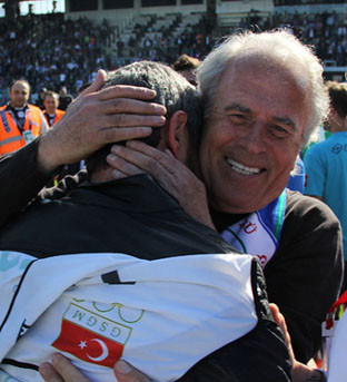 MUSTAFA DENİZLİ KİMDİR ?