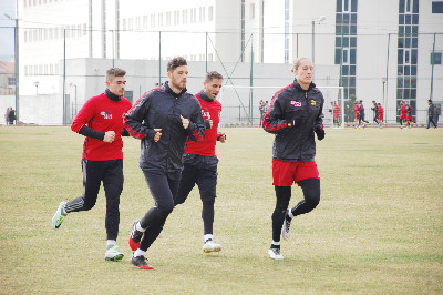 4 OYUNCU DÜZ KOŞUDA