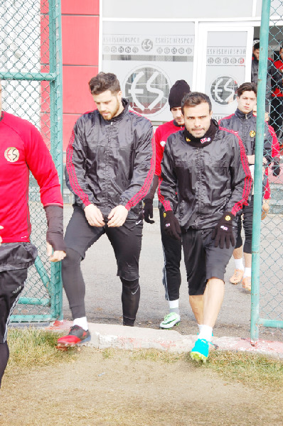 AYKUT AKGÜN DEFANSA YAKIN