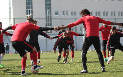 ELE ELE VERİP AYAĞA KALKMA VAKTİ!