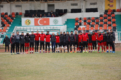 ŞİMŞEKLER GALİBİYETE KENETLENDİ