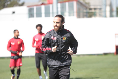 UĞUR FORMA İSTİYOR