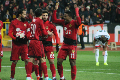 BU MAÇA BURADAN BAK!