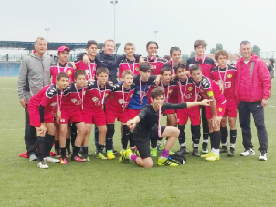 M.ÜNÜGÜR FİNALLERE KALDI