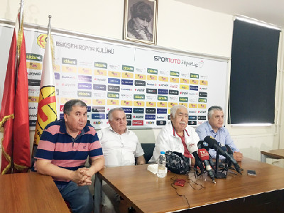 Yönetim yok takım toplanıyor