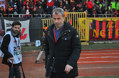 Eskişehirsporda teknik adam belirsizliği sürüyor