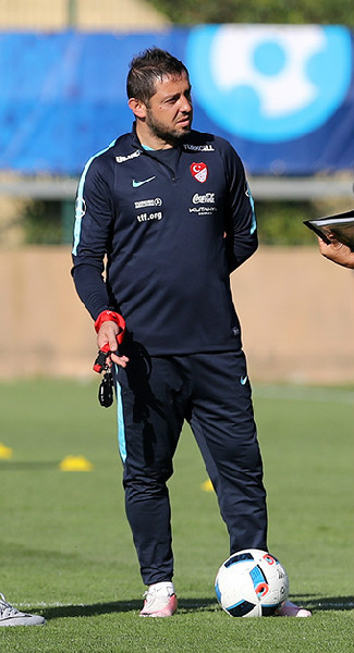 NİHAT KAHVECİ SESLERİ