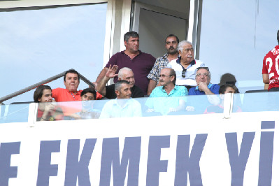 BEGİTER DE İZLEDİ