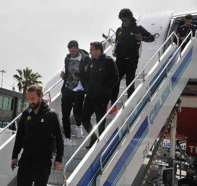 ŞİMŞEKLER  GİRESUNA  UÇUYOR