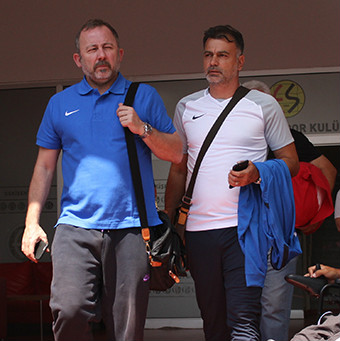 ZOR MAÇA UMUTLU GİTTİK