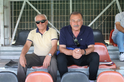 MİTROVİÇ MİNİKLERİ İZLEDİ