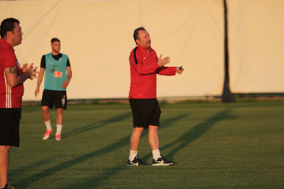 ÖNÜMÜZDE Kİ SİS PERDESİNİN KALKMASINI BEKLEYECEĞİZ