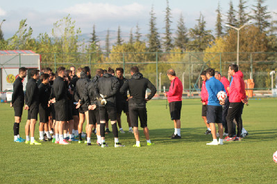 YÜCEL HOCA İŞİ  SIKI TUTUYOR