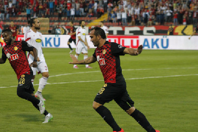 DOST BÖYLE GÜNDE BELLİ OLUYOR